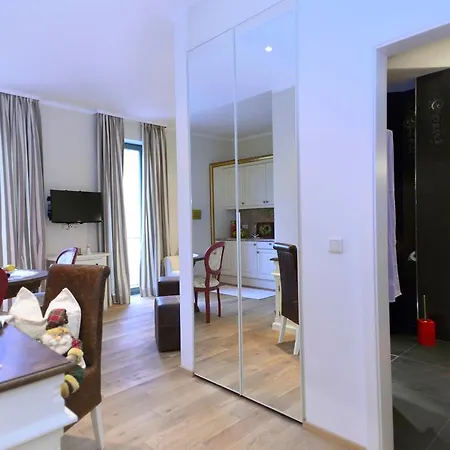 Schottennester Schlafen An Der Kraemerbruecke Erfurt Room photo